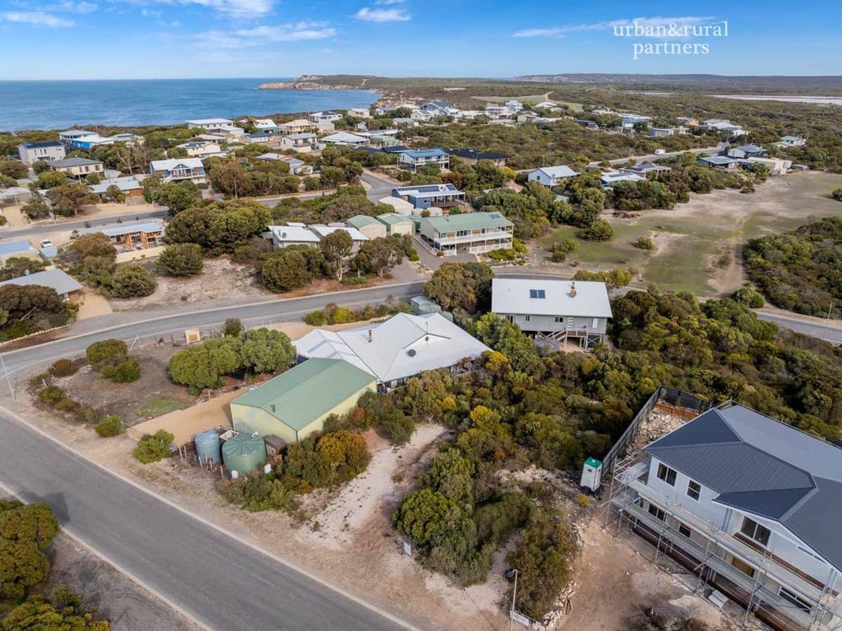 7 Currawong Court, MARION BAY - Thumbnail 3