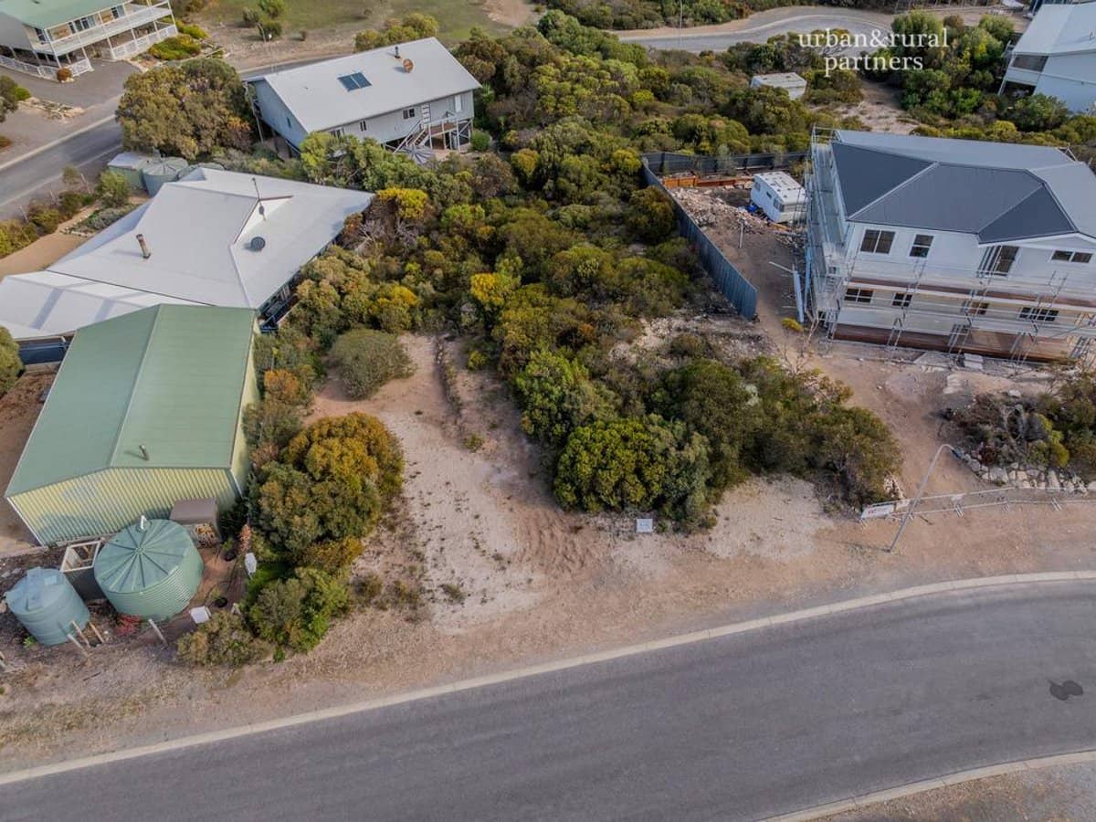 7 Currawong Court, MARION BAY - Thumbnail 4