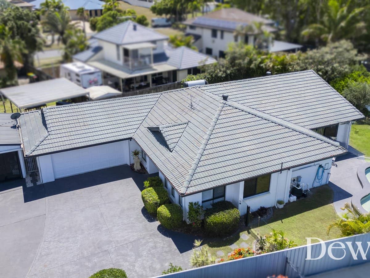 15 Bowsprit Crescent, BANKSIA BEACH - Thumbnail 1