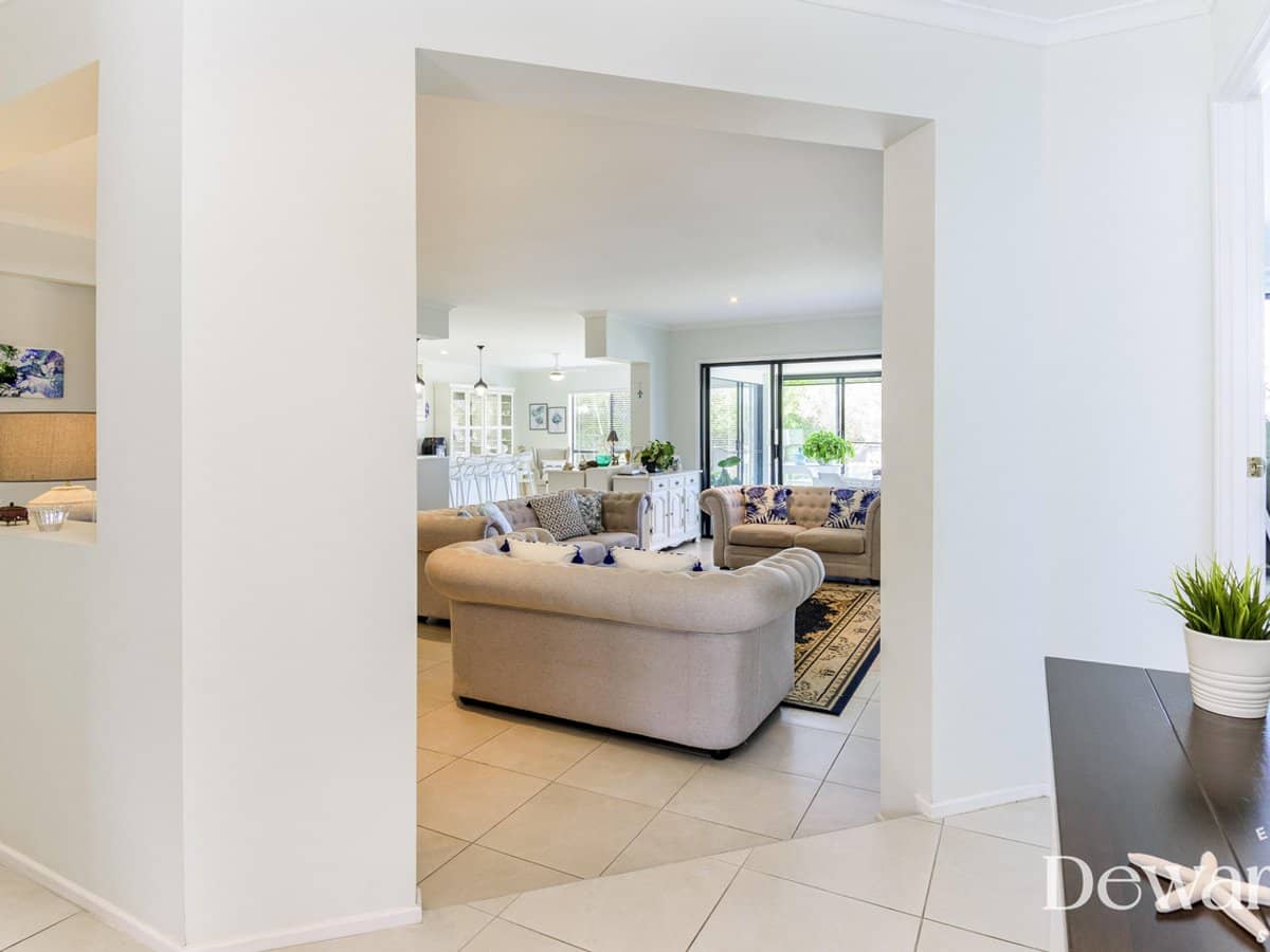 15 Bowsprit Crescent, BANKSIA BEACH - Thumbnail 8