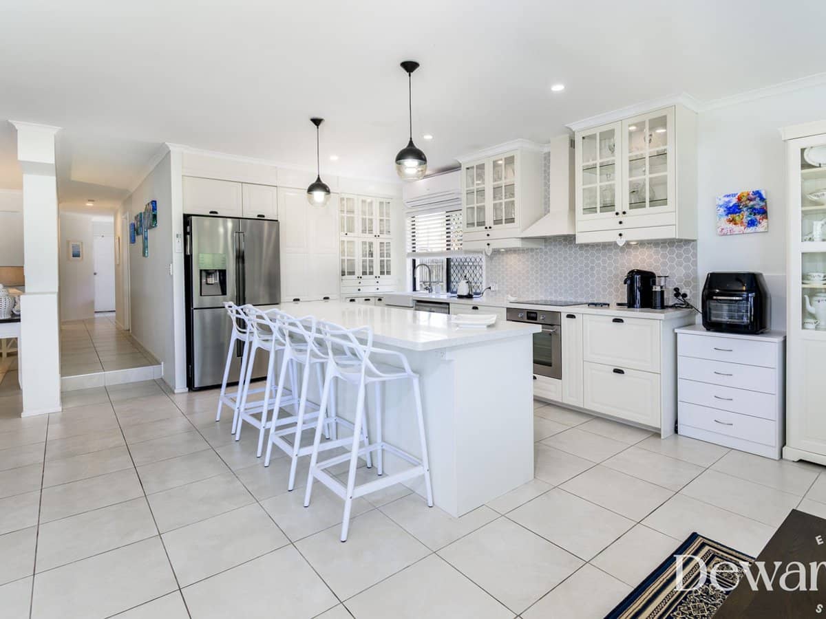 15 Bowsprit Crescent, BANKSIA BEACH - Thumbnail 16