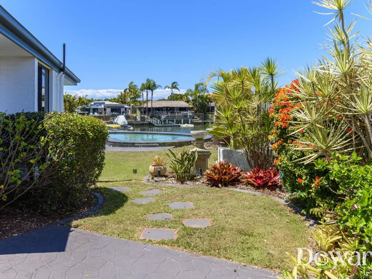 15 Bowsprit Crescent, BANKSIA BEACH - Thumbnail 24