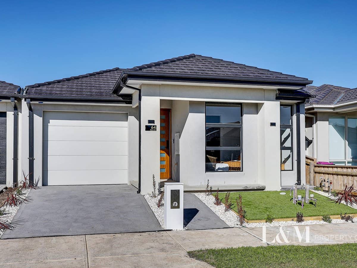 64 Palm Circuit, BEVERIDGE - Thumbnail 2