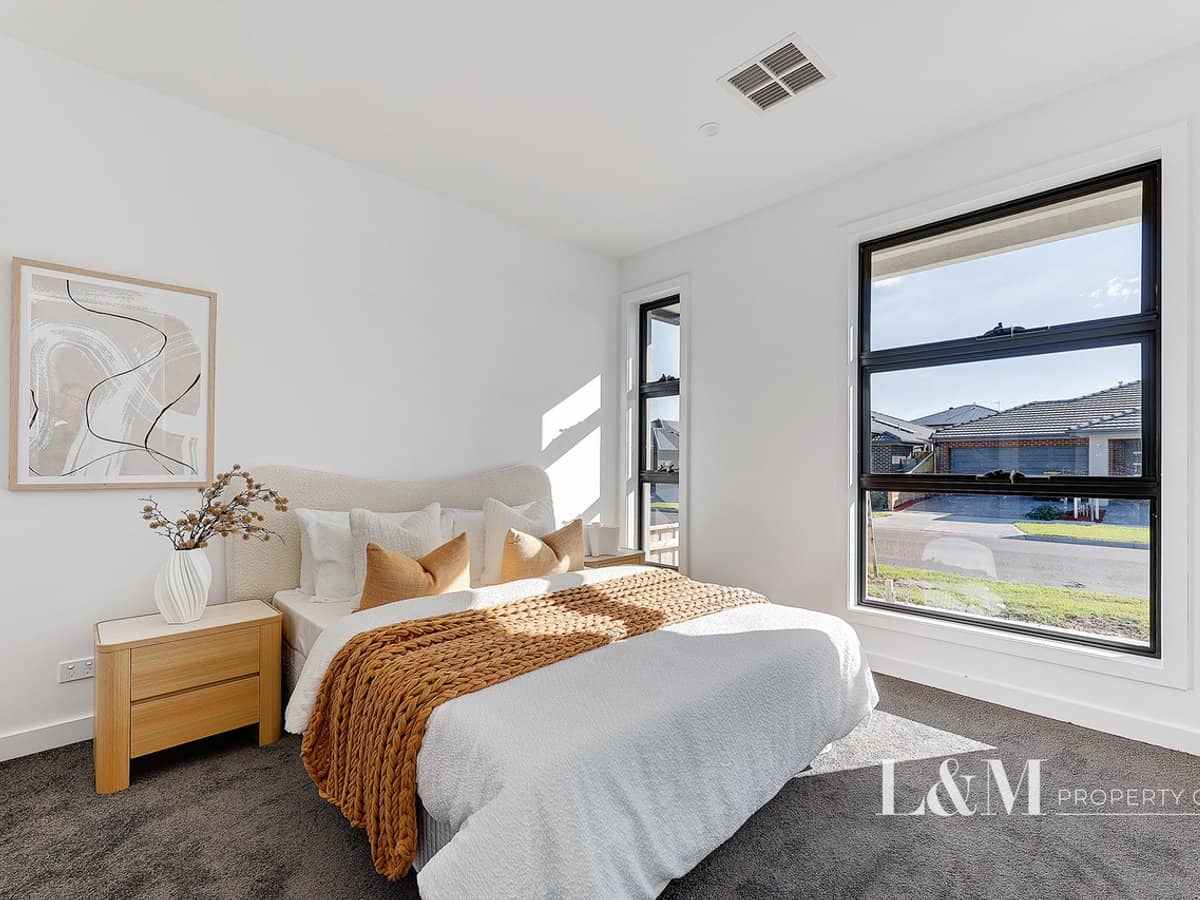 64 Palm Circuit, BEVERIDGE - Thumbnail 3