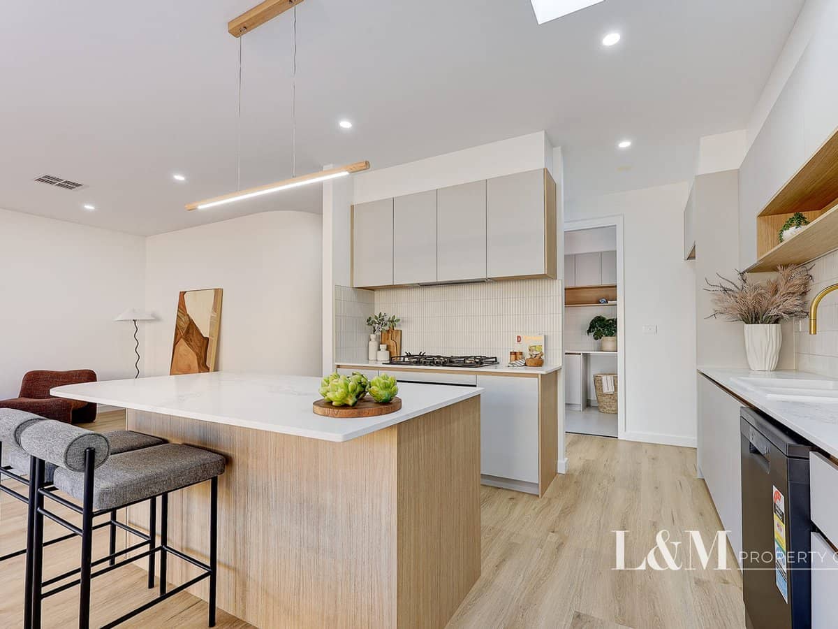 64 Palm Circuit, BEVERIDGE - Thumbnail 13