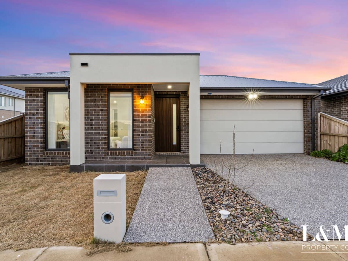 17 Macara Street, SUNBURY - Thumbnail 1