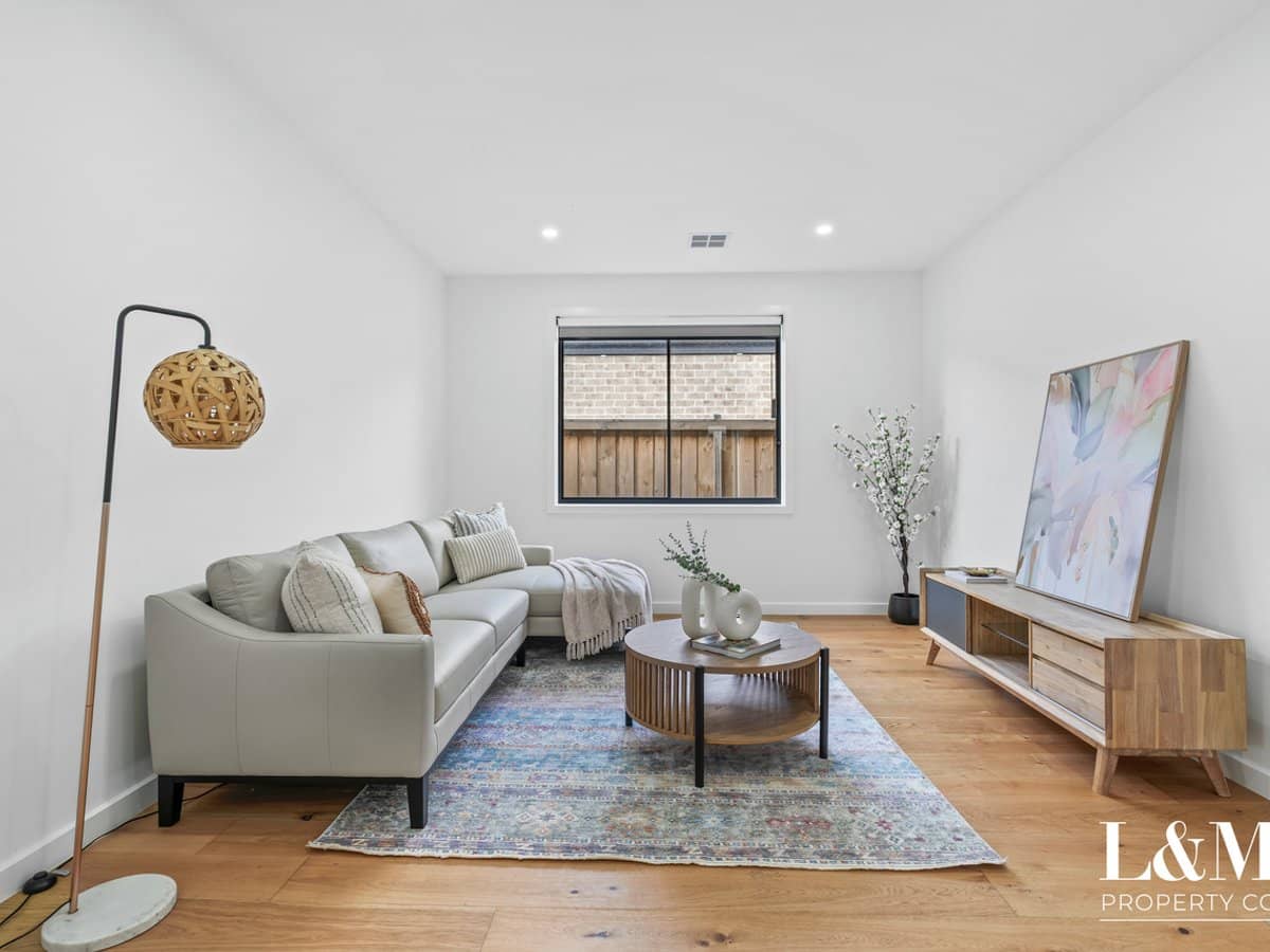 17 Macara Street, SUNBURY - Thumbnail 2