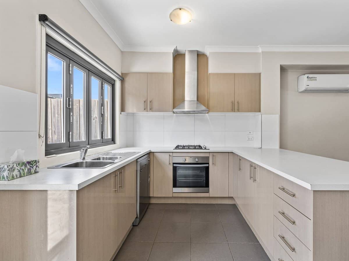 20 Hyde Park Avenue, CRAIGIEBURN - Thumbnail 2