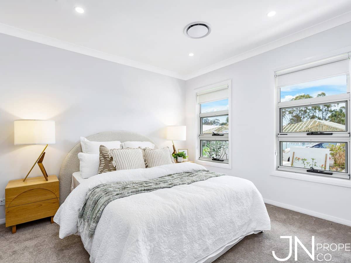 35 Barclay Drive, NORTH ROTHBURY - Thumbnail 4