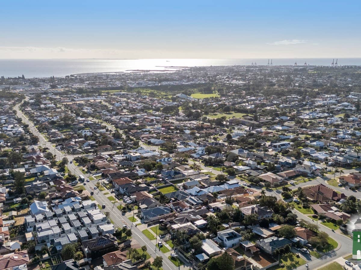 204 Clontarf Road, HAMILTON HILL - Thumbnail 22