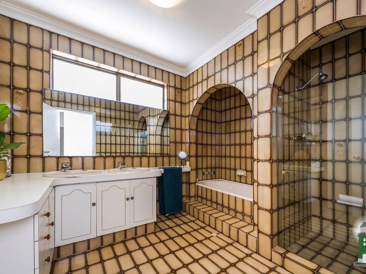 204 Clontarf Road, HAMILTON HILL - Thumbnail 31