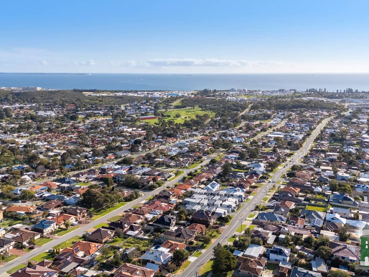 204 Clontarf Road, HAMILTON HILL - Thumbnail 34