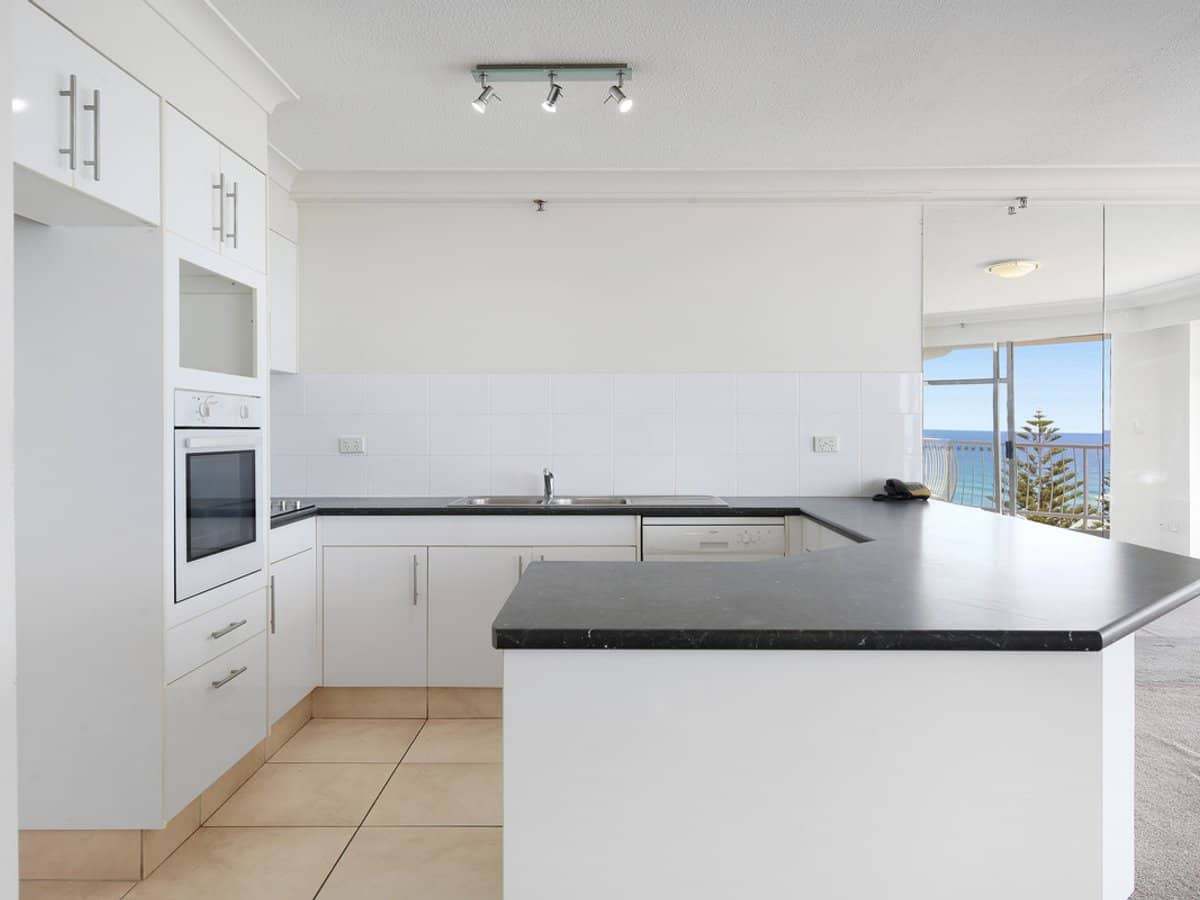 238 The Esplanade, Burleigh Heads - Thumbnail 4