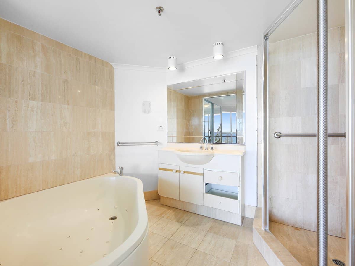 238 The Esplanade, Burleigh Heads - Thumbnail 16