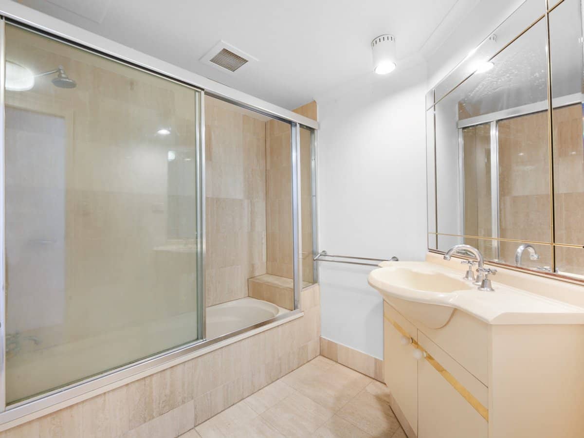 238 The Esplanade, Burleigh Heads - Thumbnail 18