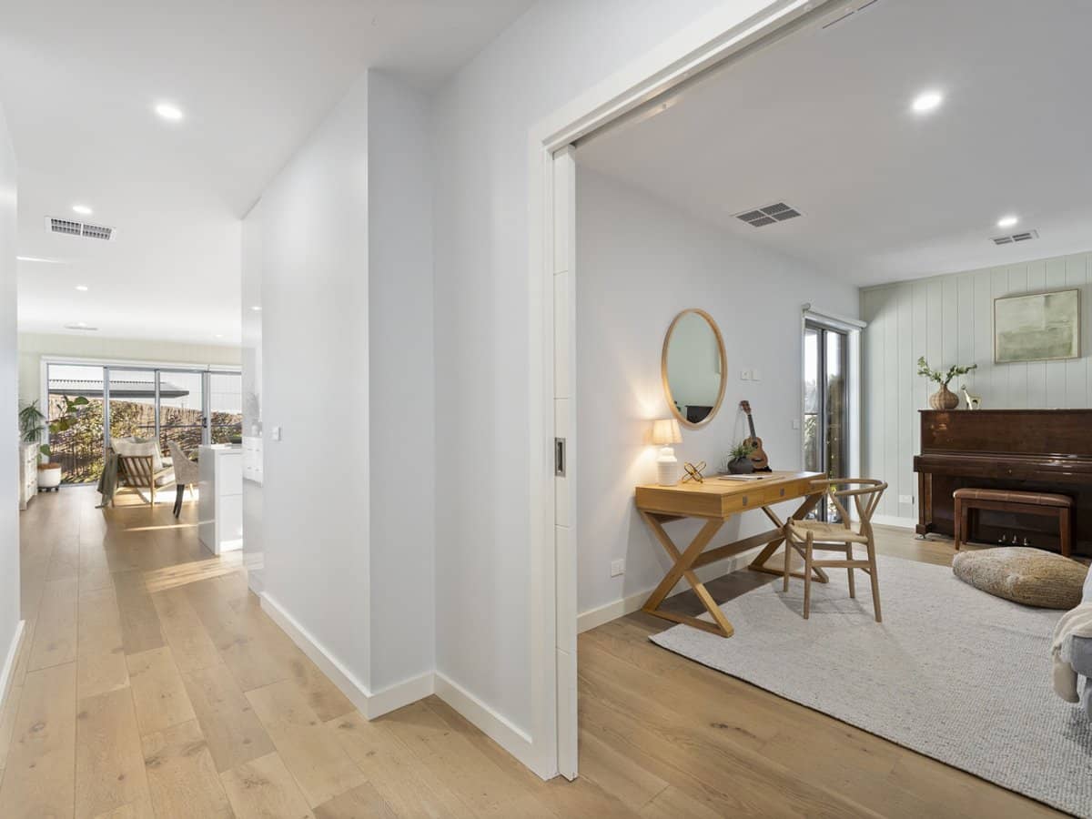 18 Adele Court, RYE - Thumbnail 4