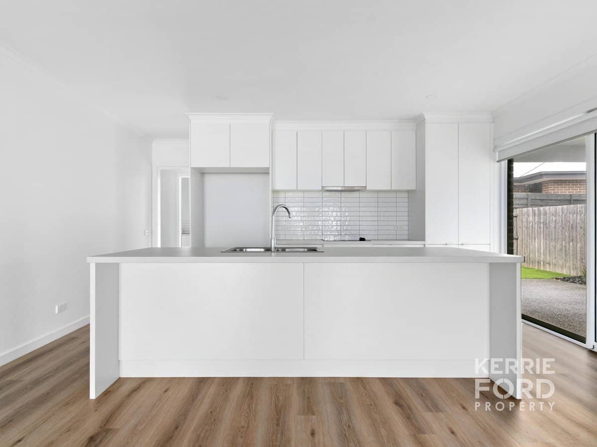 34A Balmoral Place, TRARALGON - Thumbnail 2