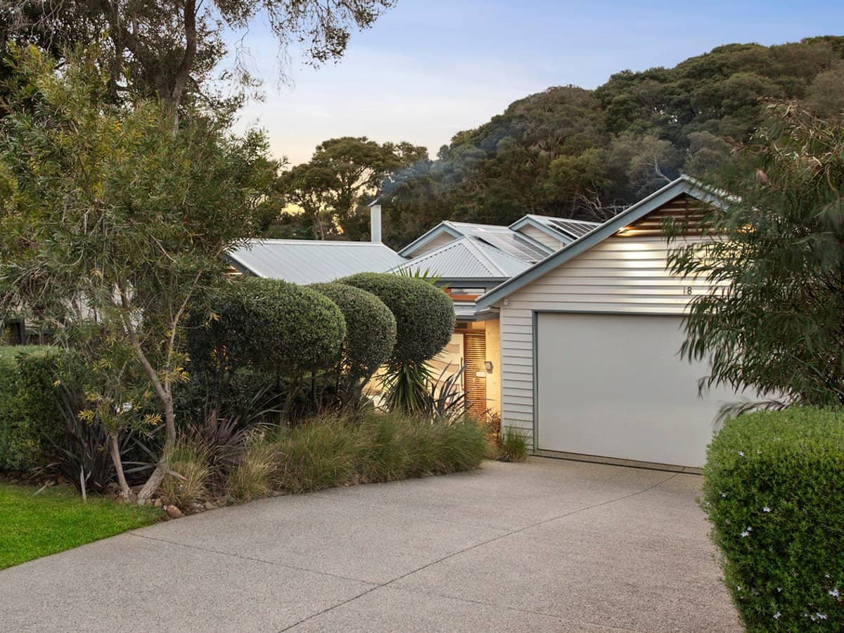 18 Keats Court, RYE - Thumbnail 2