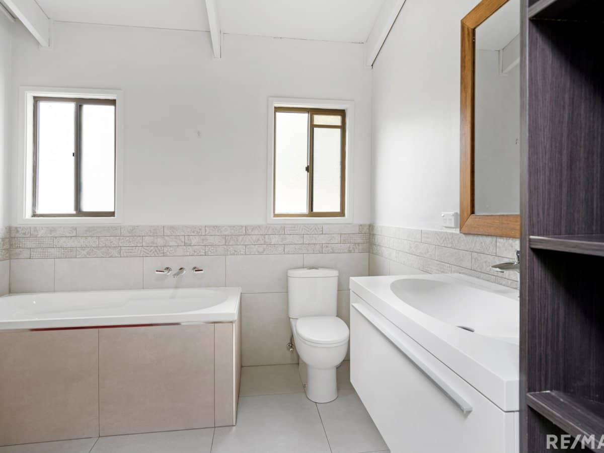 44 Uplands Court, TALLAI - Thumbnail 14