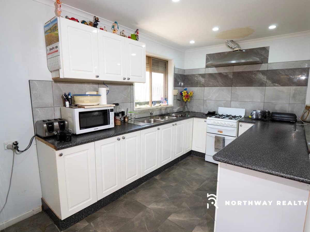 5 Ealing Close, CRAIGIEBURN - Thumbnail 4