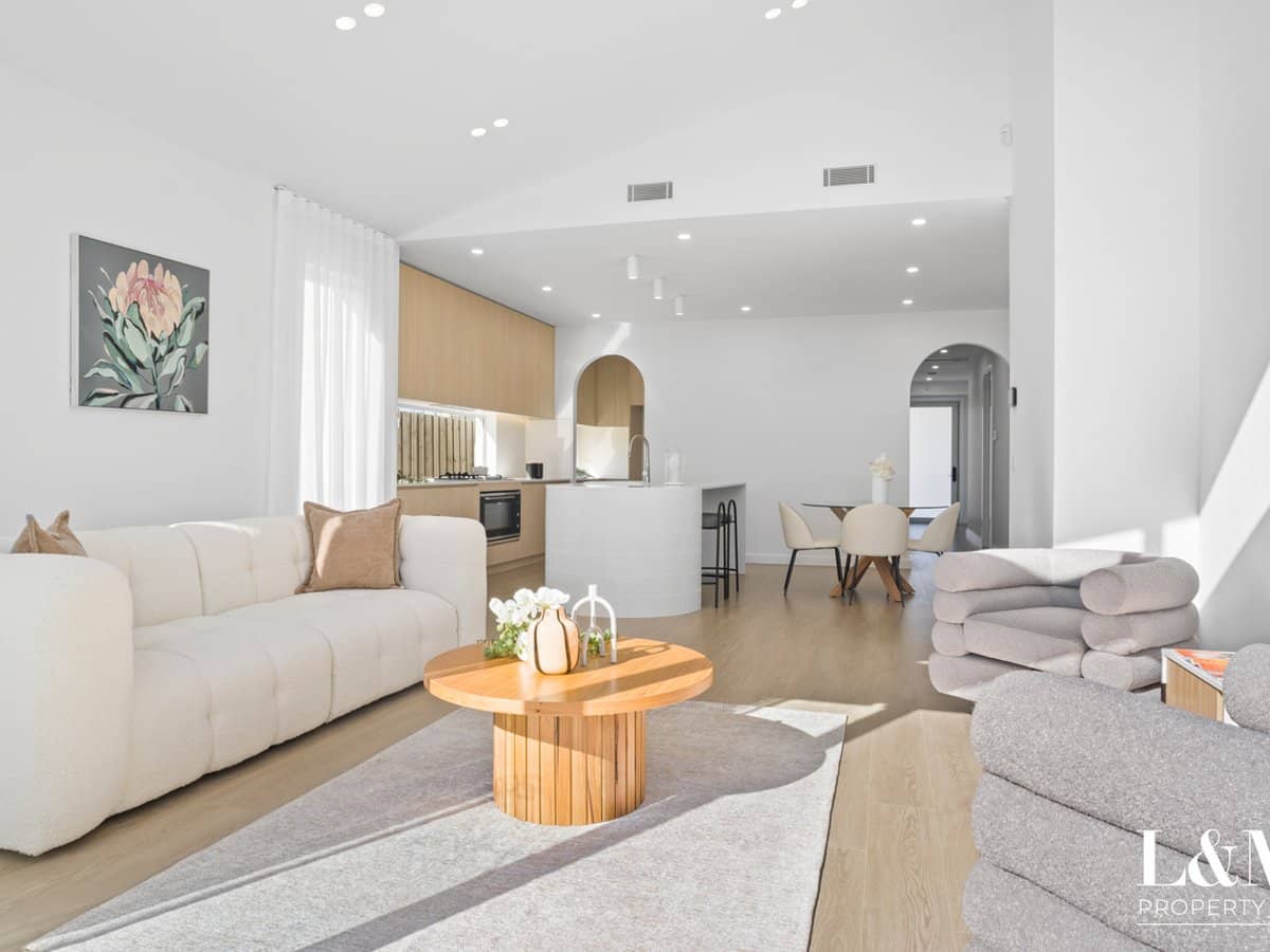 69 Malkari Circuit, GREENVALE - Thumbnail 2