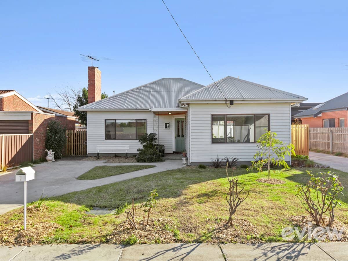 1/1 Fisken Street, BACCHUS MARSH - Thumbnail 1