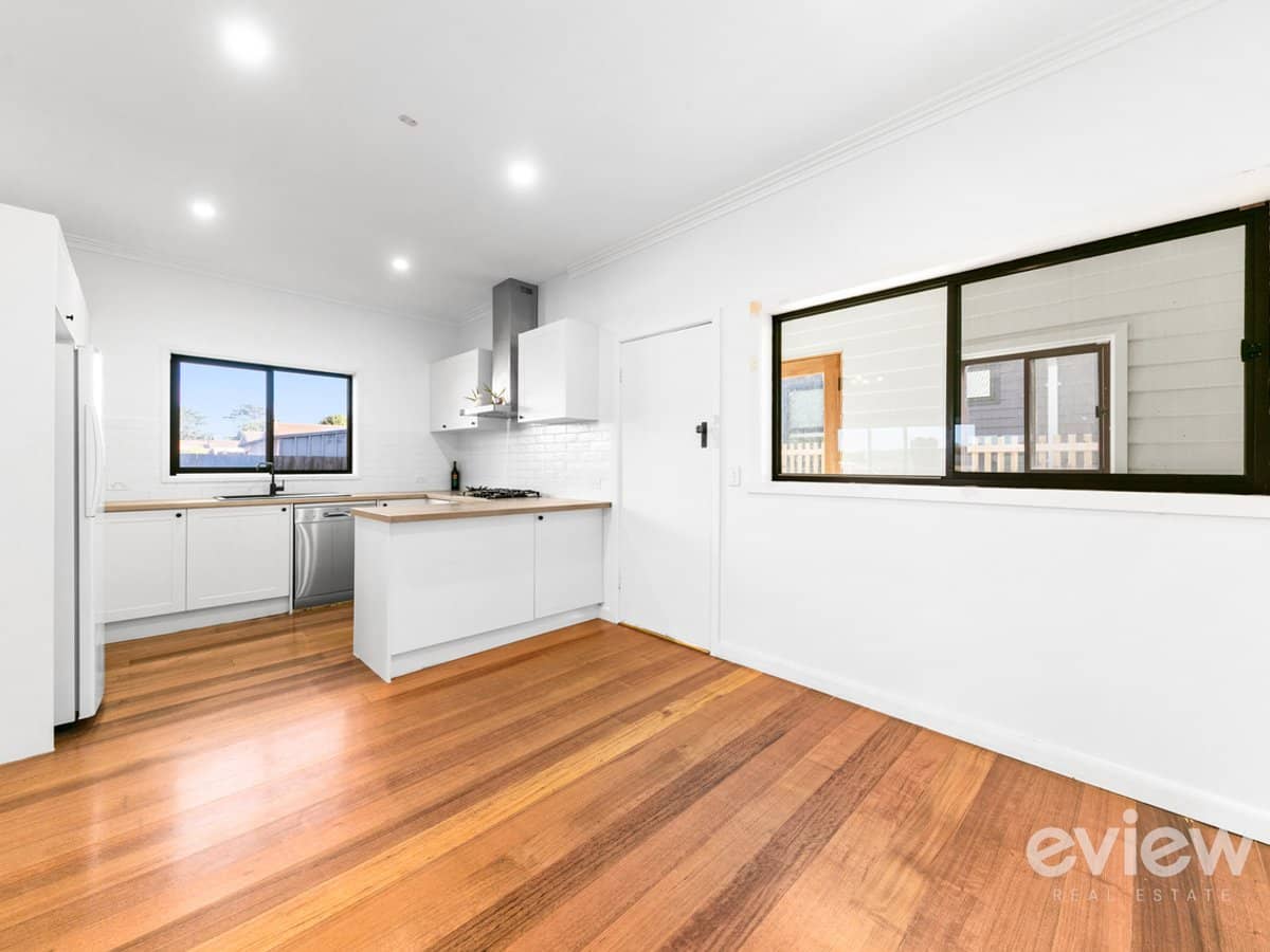 1/1 Fisken Street, BACCHUS MARSH - Thumbnail 3