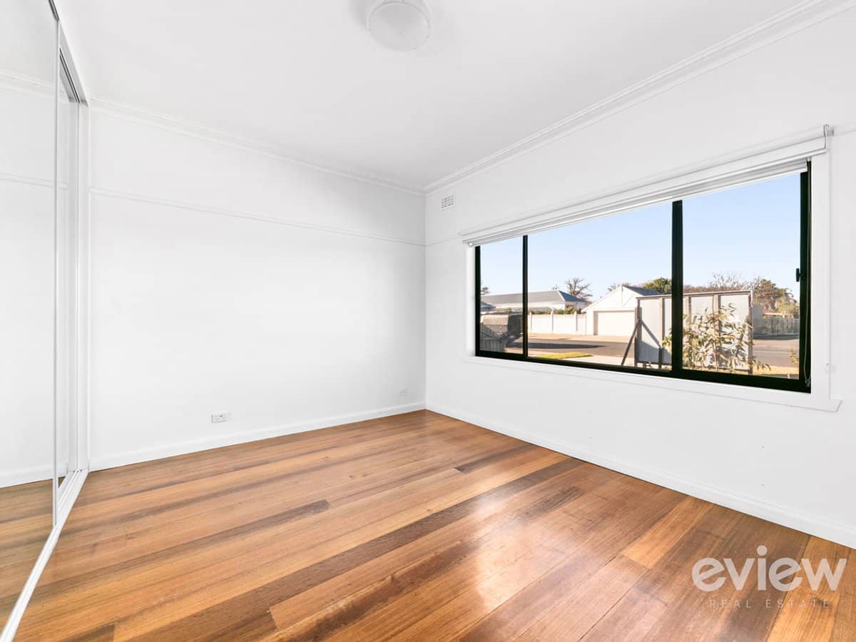 1/1 Fisken Street, BACCHUS MARSH - Thumbnail 5