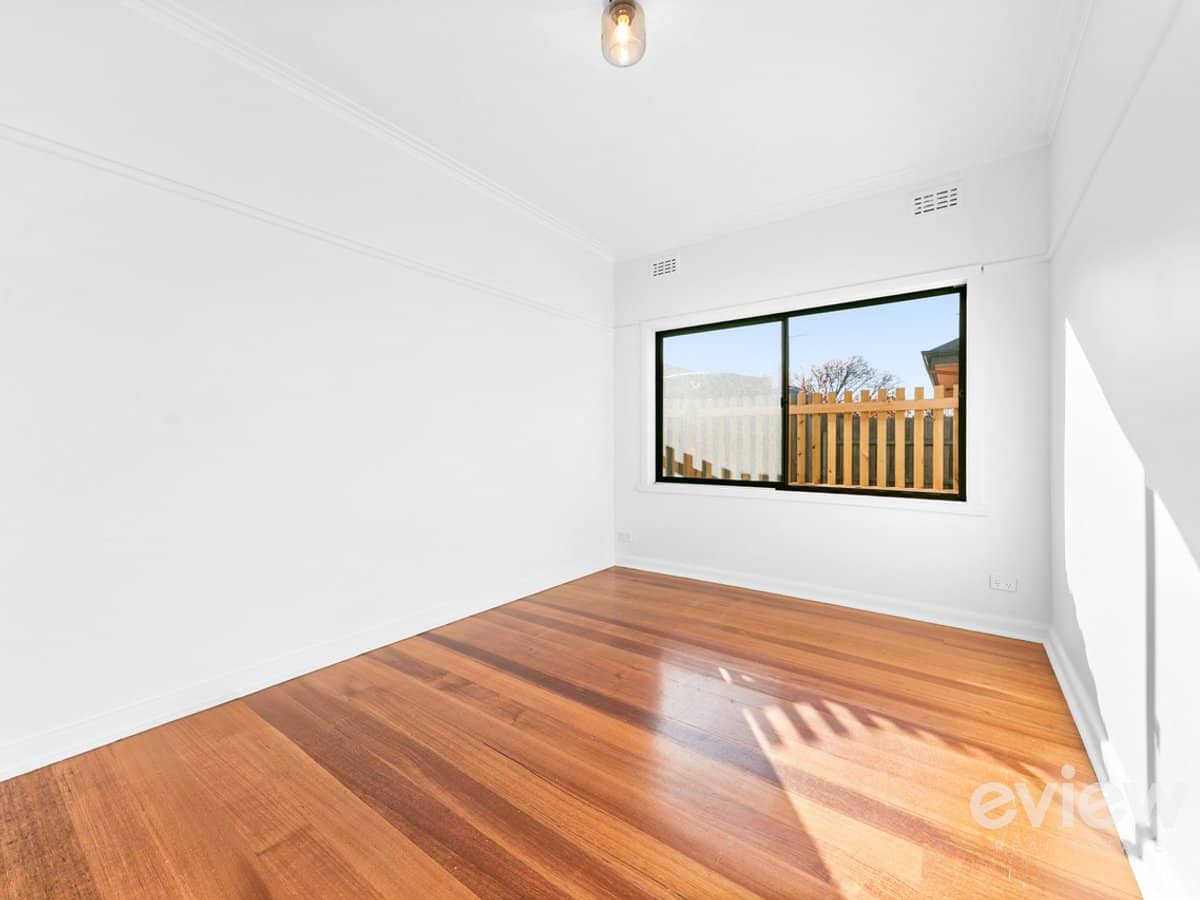 1/1 Fisken Street, BACCHUS MARSH - Thumbnail 7