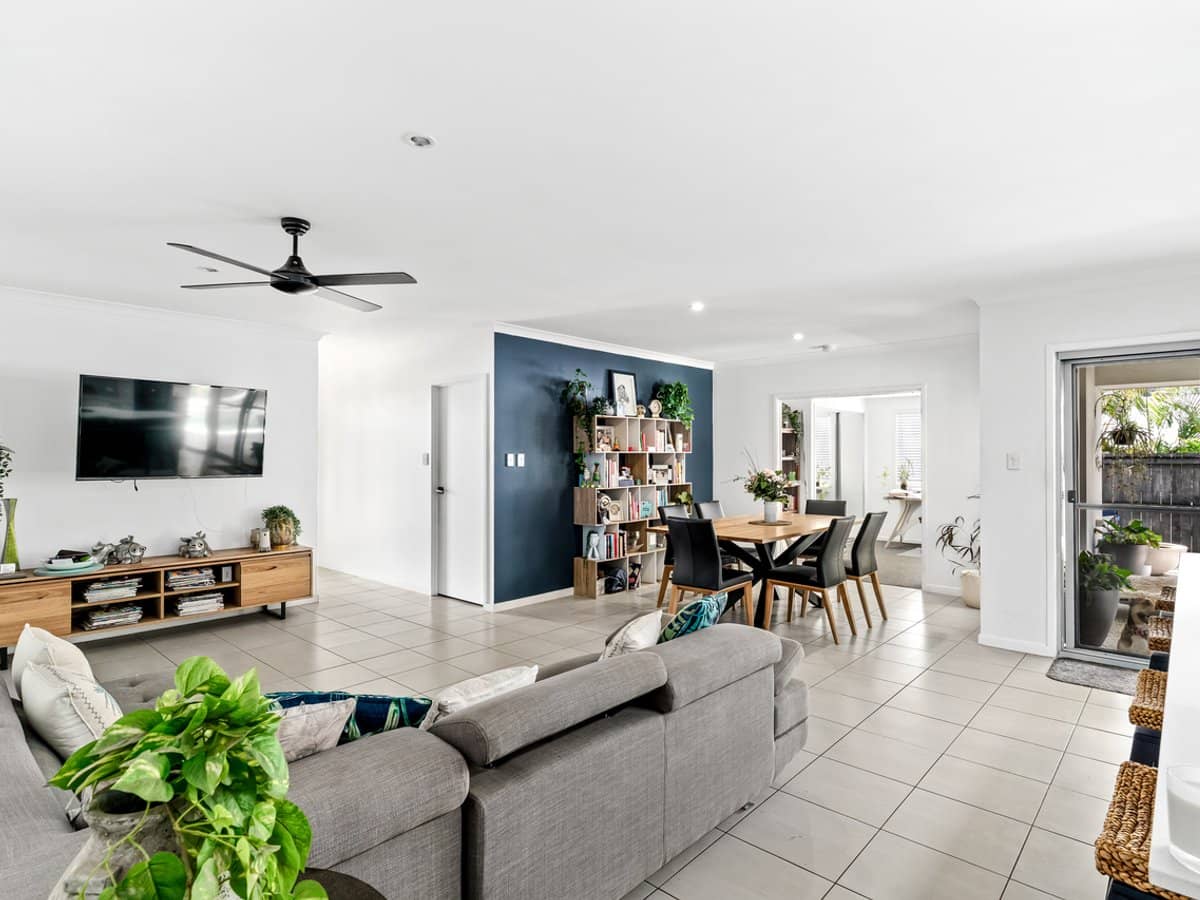 2 Forest Pines Boulevard, FOREST GLEN - Thumbnail 3