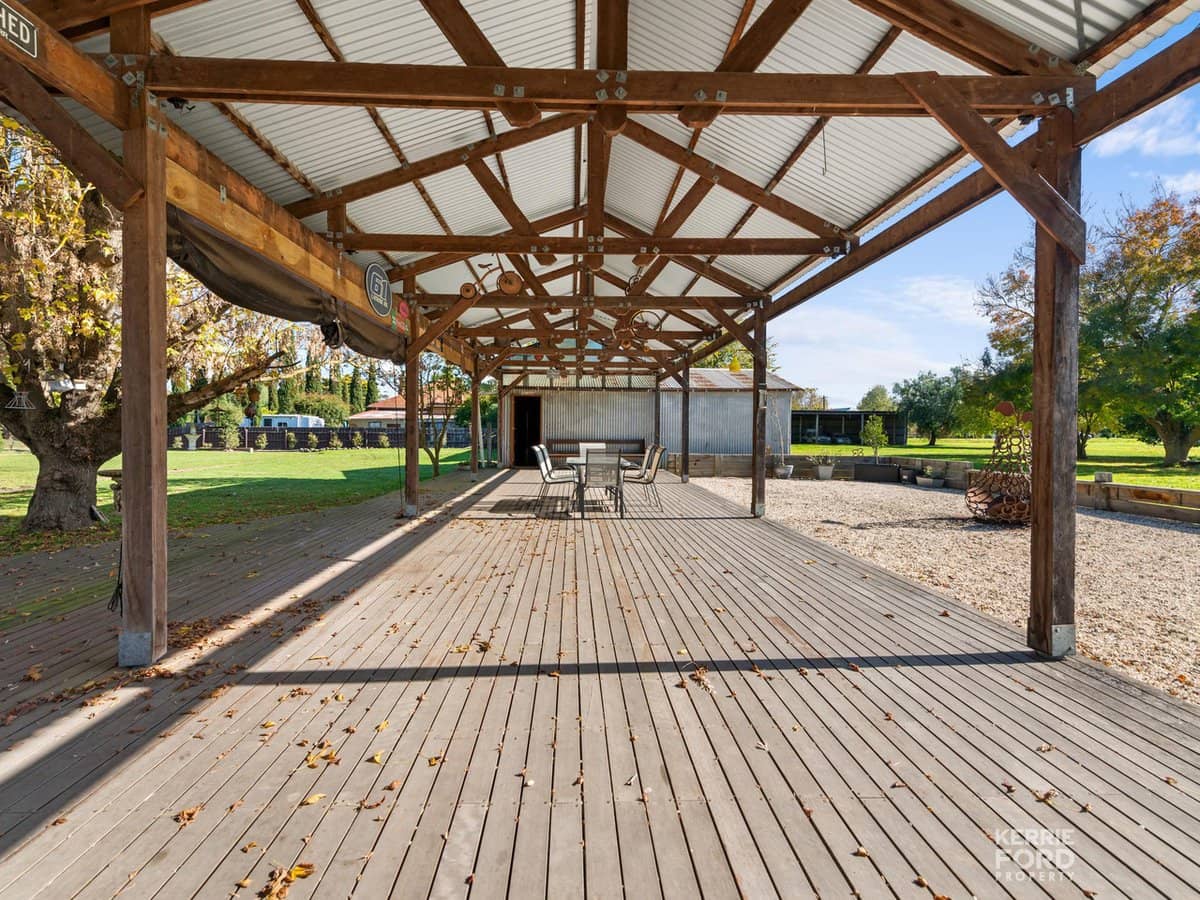 2821 Traralgon-Maffra Road, COWWARR - Thumbnail 2