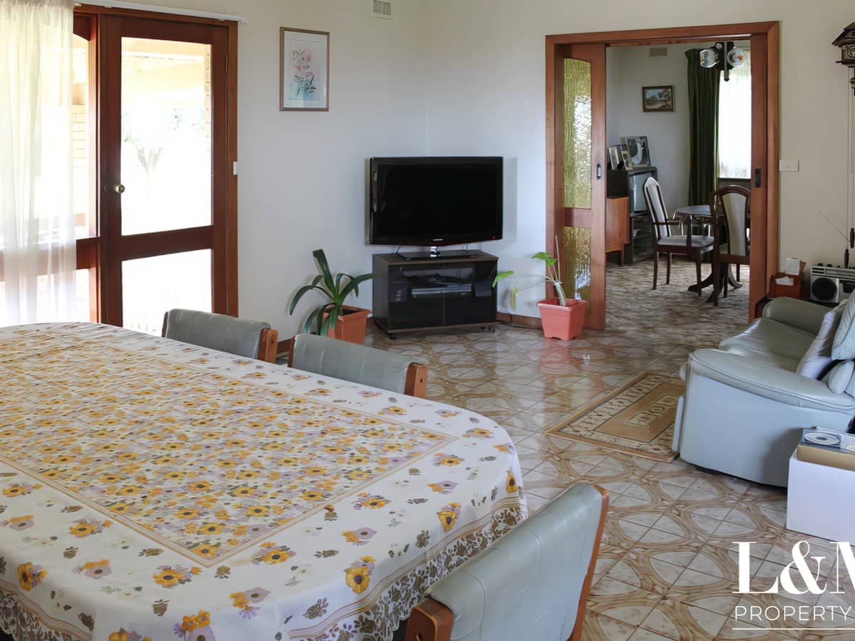 96 Cuttriss Road, WERRIBEE SOUTH - Thumbnail 11