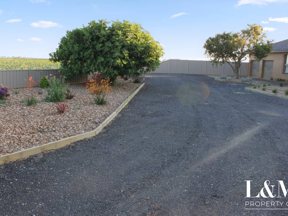 96 Cuttriss Road, WERRIBEE SOUTH - Thumbnail 13