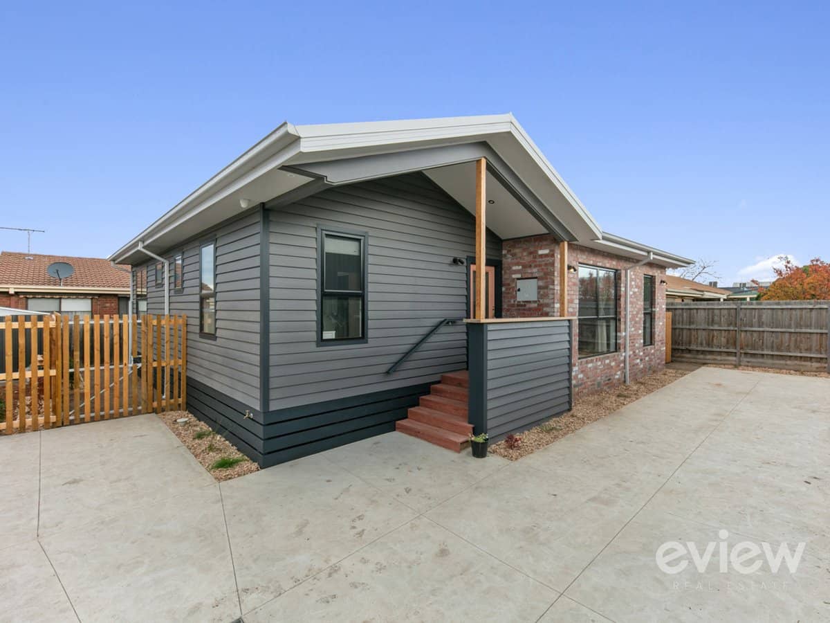 2/1 Fisken Street, BACCHUS MARSH - Thumbnail 1