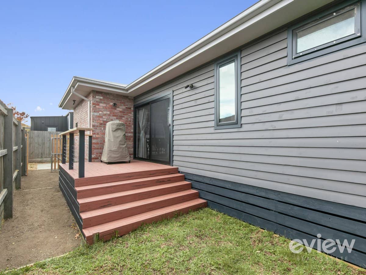 2/1 Fisken Street, BACCHUS MARSH - Thumbnail 9