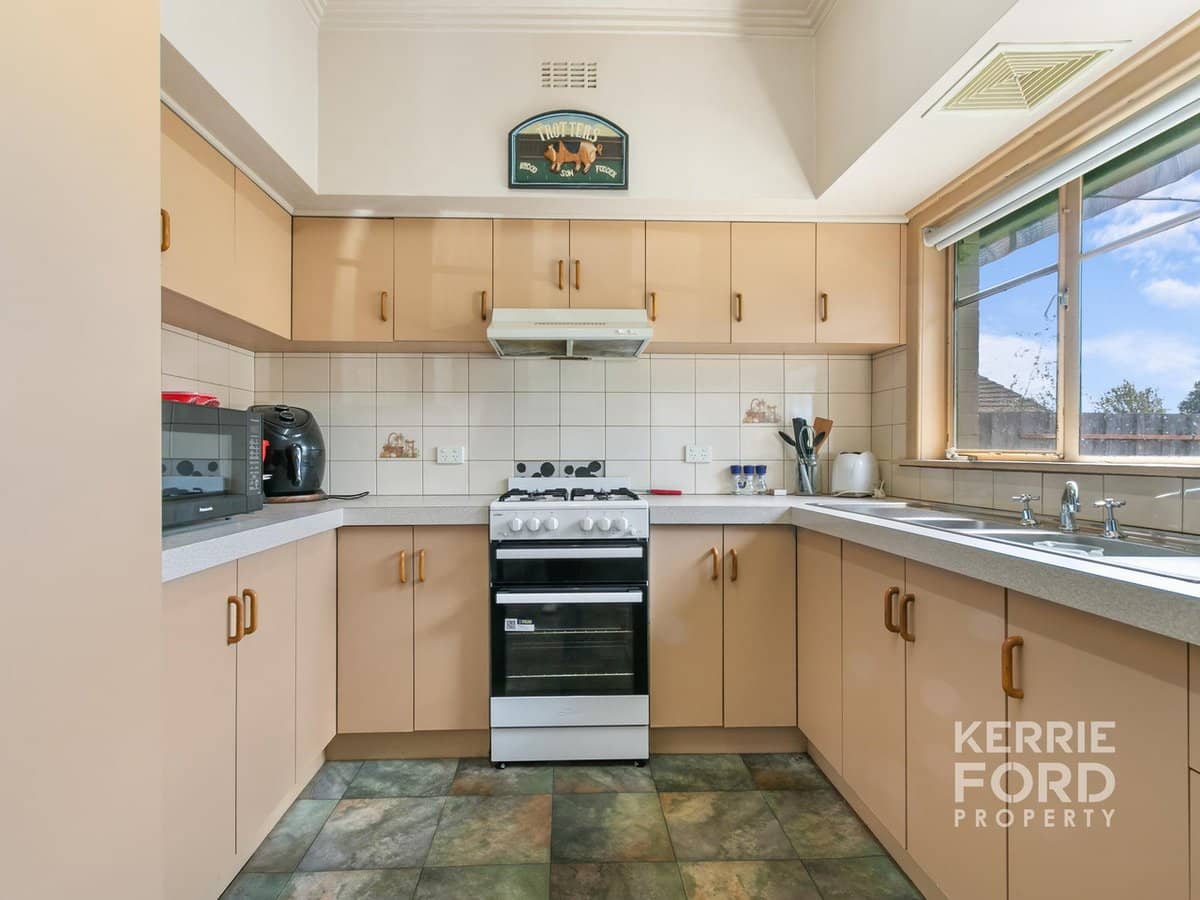 42 Henry Street, TRARALGON - Thumbnail 6