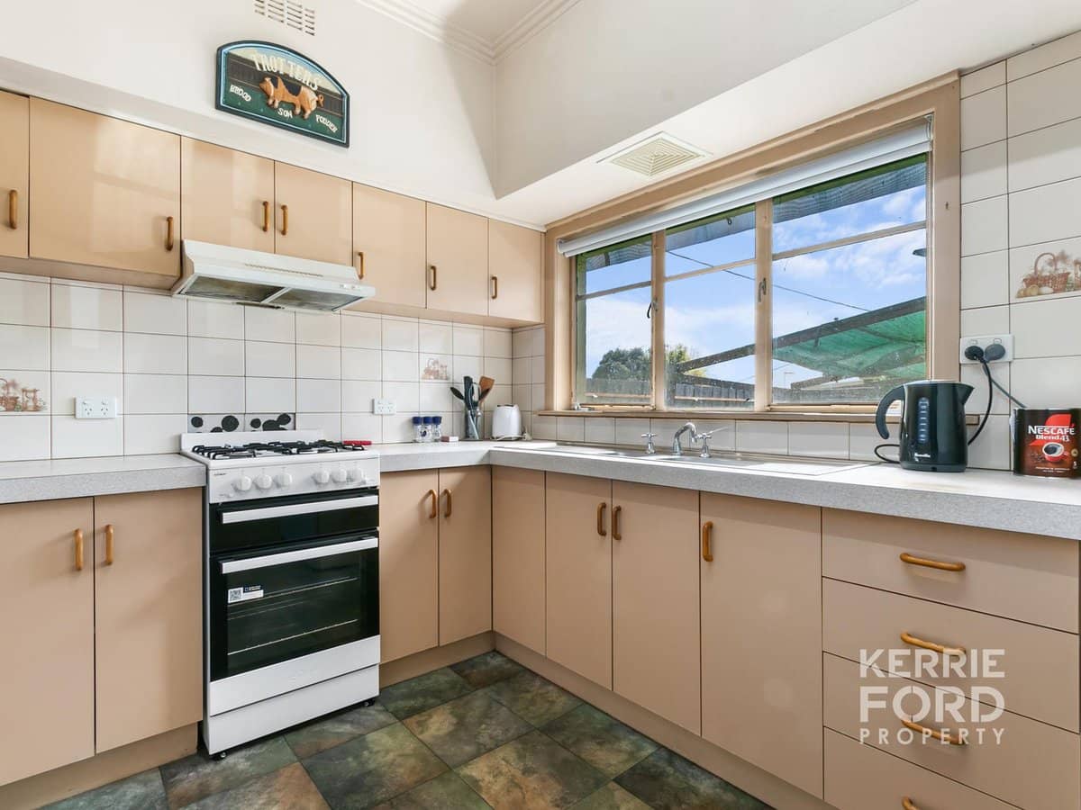 42 Henry Street, TRARALGON - Thumbnail 7