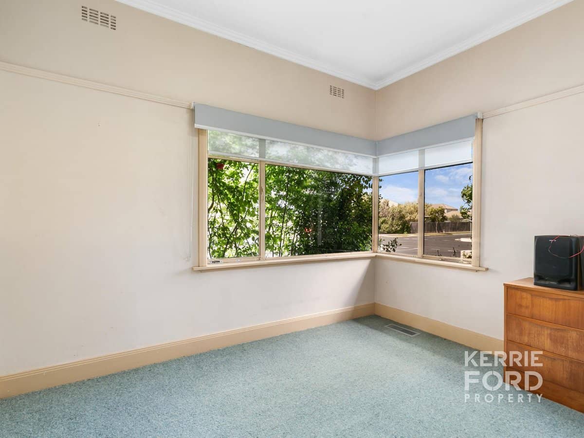 42 Henry Street, TRARALGON - Thumbnail 11