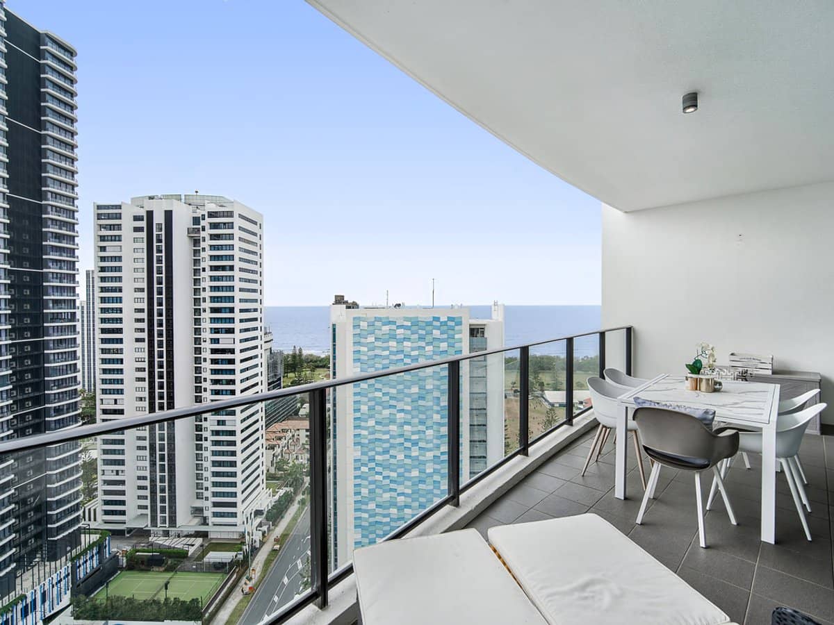22 Surf Parade, BROADBEACH - Thumbnail 4