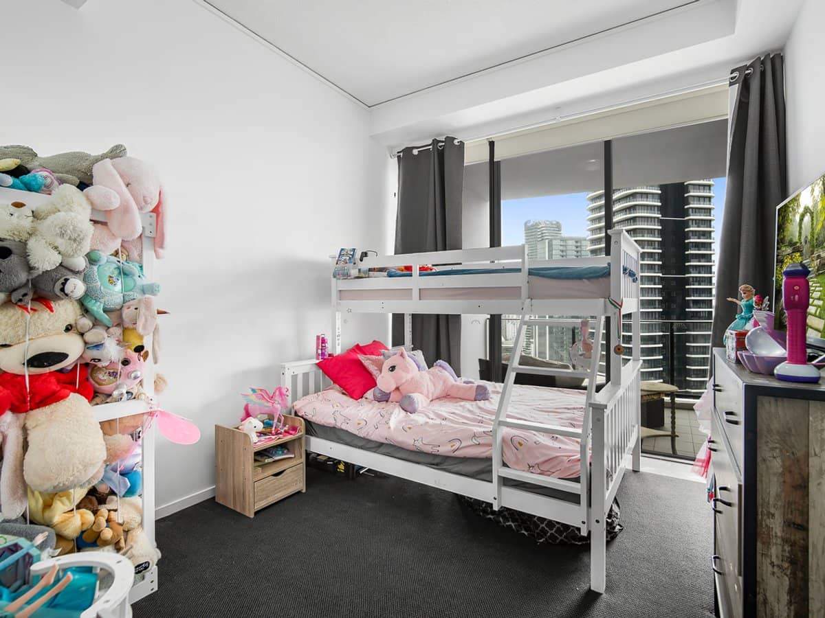 22 Surf Parade, BROADBEACH - Thumbnail 14