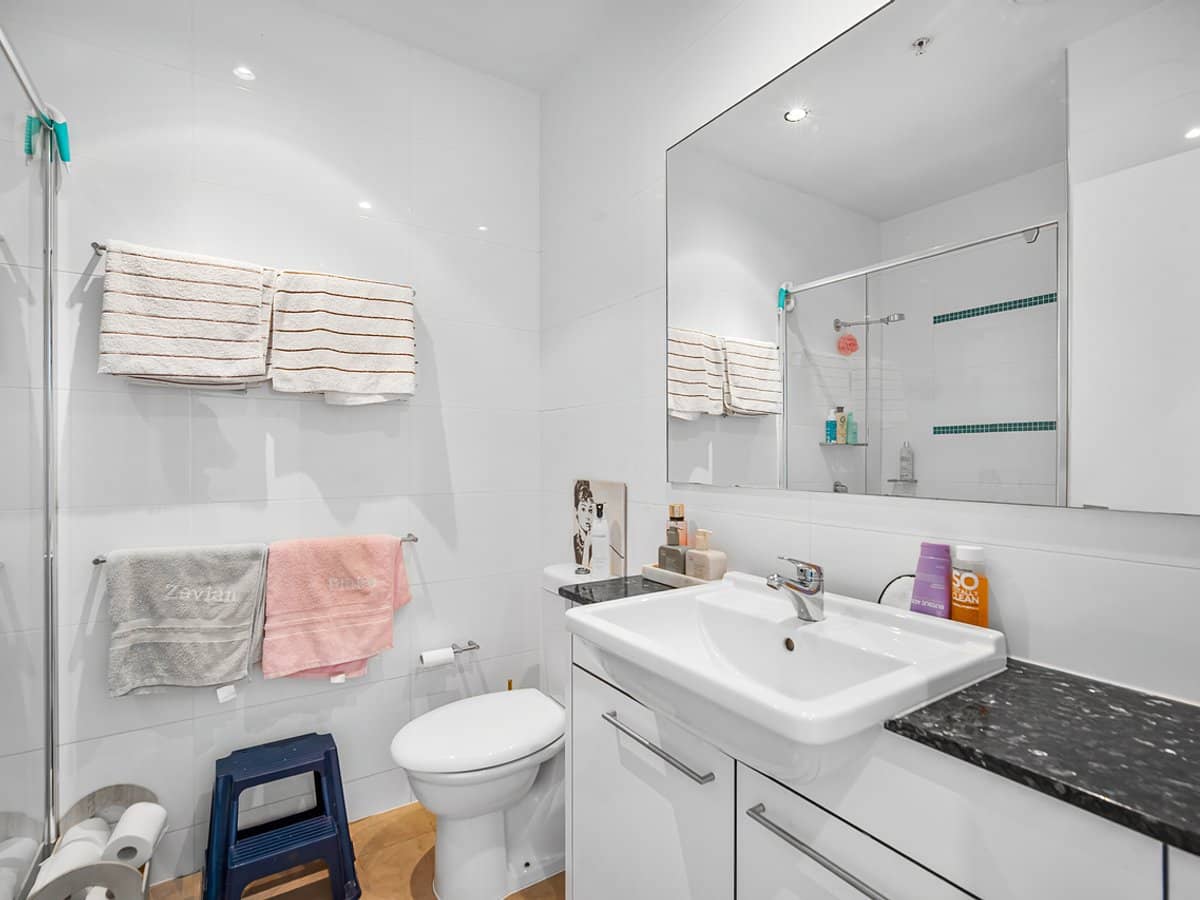 22 Surf Parade, BROADBEACH - Thumbnail 15