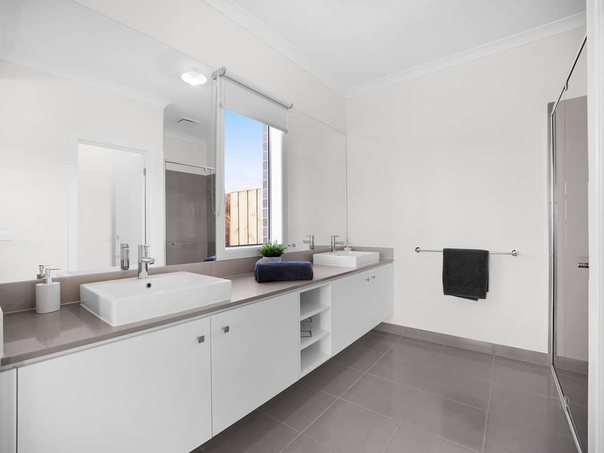 30 Michigan Crescent, MANOR LAKES - Thumbnail 5