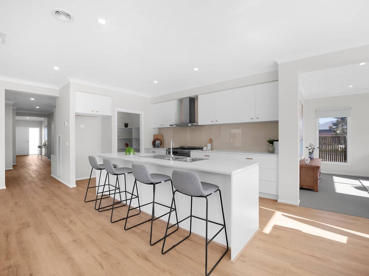 30 Michigan Crescent, MANOR LAKES - Thumbnail 9