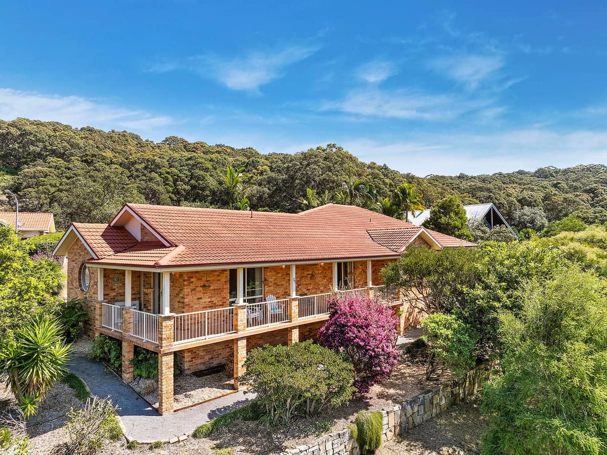 71 Silky Oak Drive, CAVES BEACH - Thumbnail 3