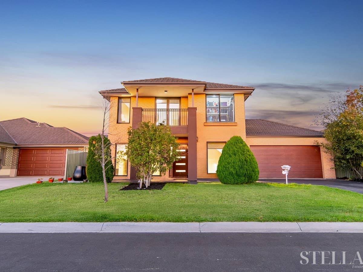 35 Cohens Way, PAKENHAM - Thumbnail 2