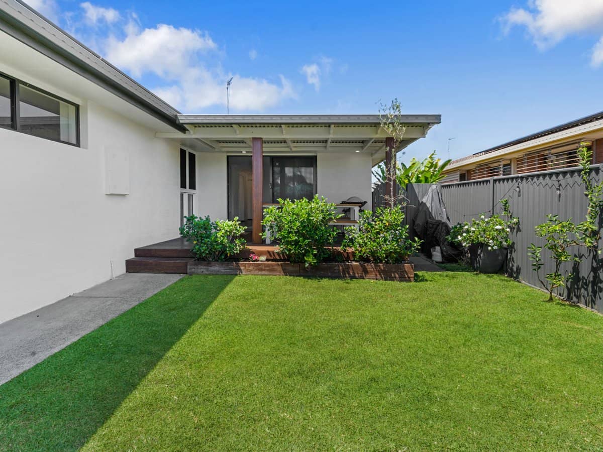 4 Wagtail Court, BURLEIGH WATERS - Thumbnail 4