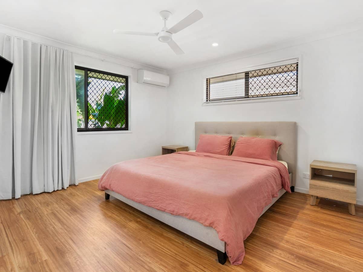 4 Wagtail Court, BURLEIGH WATERS - Thumbnail 13