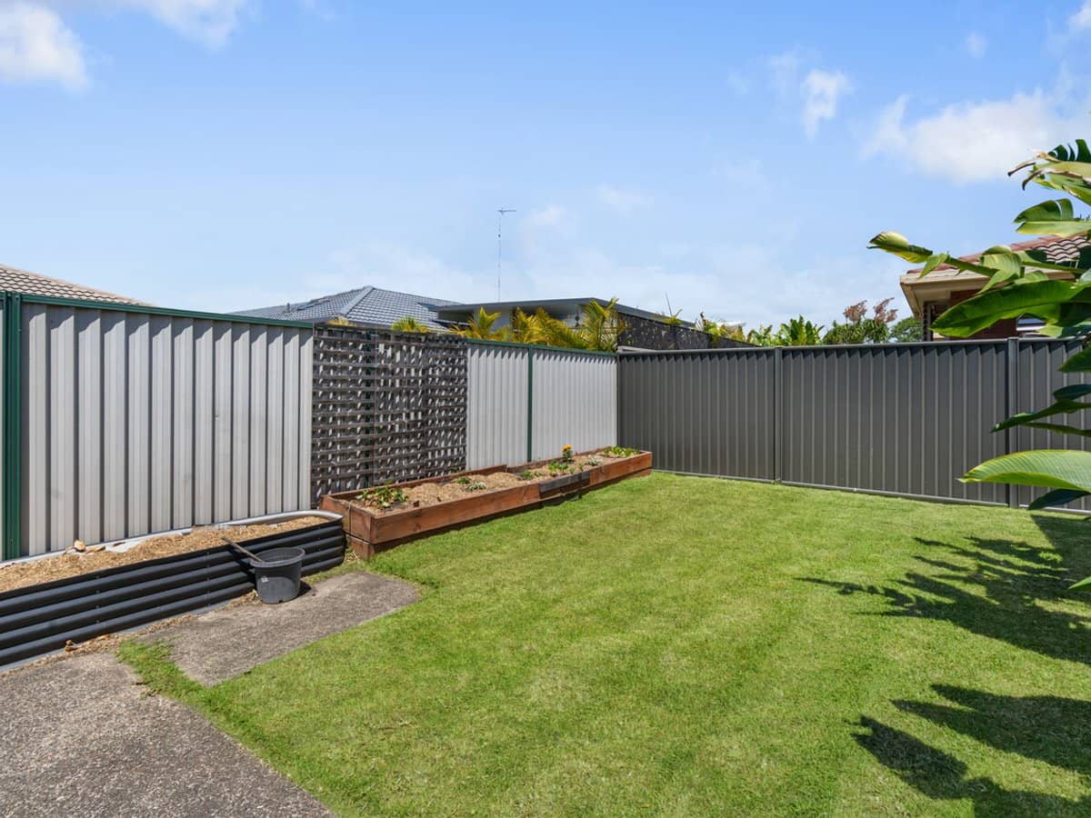 4 Wagtail Court, BURLEIGH WATERS - Thumbnail 16