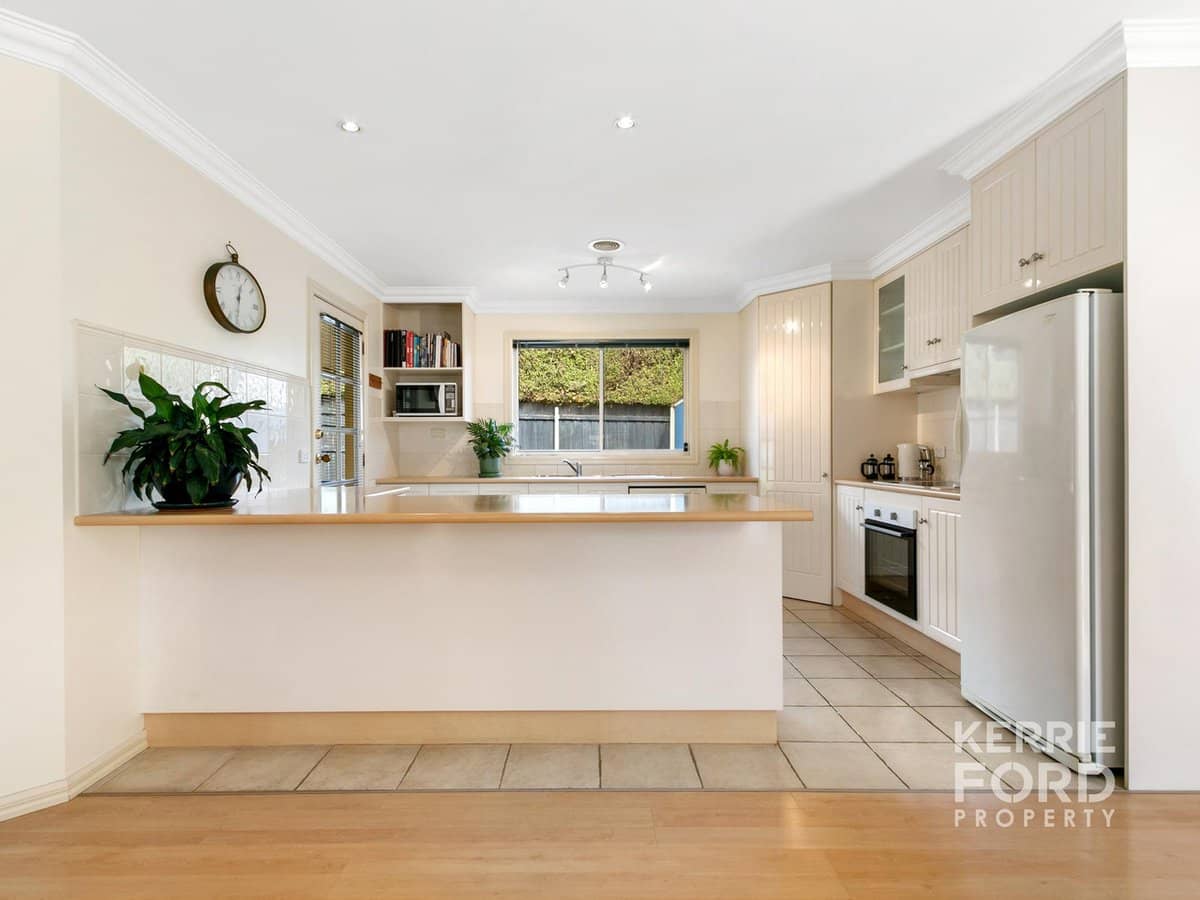 12 Fairway Drive, TRARALGON - Thumbnail 2