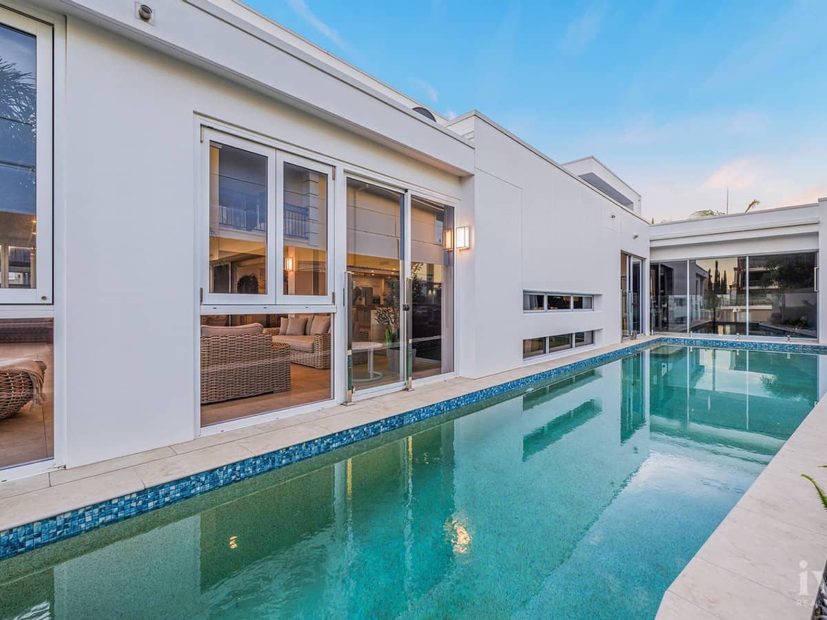 9 Royal Albert Crescent, Sovereign Islands - Thumbnail 3